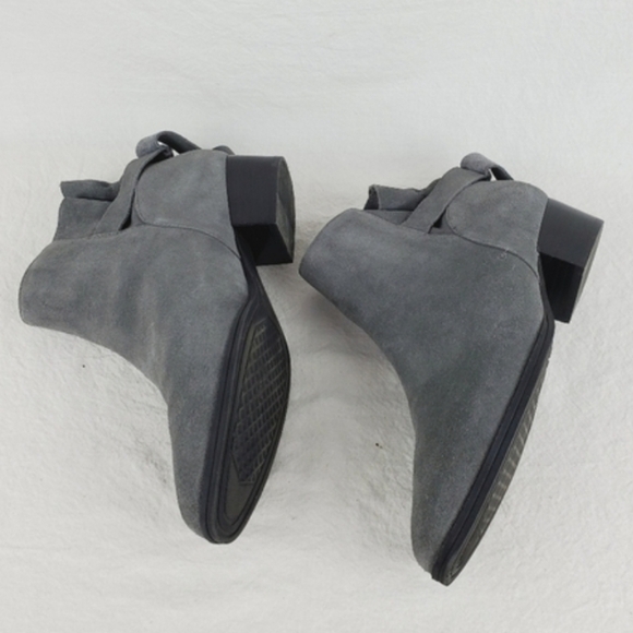AEROSOLES | Shoes | New Aerosoles Womens Crosswalk Ankle  Aerosoles crosswalk grey leather ankle bootie size 7.5 W